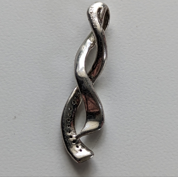 Diamond & Silver Pendant - Picture 2 of 3